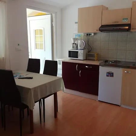 Mit Balkon * Пиран